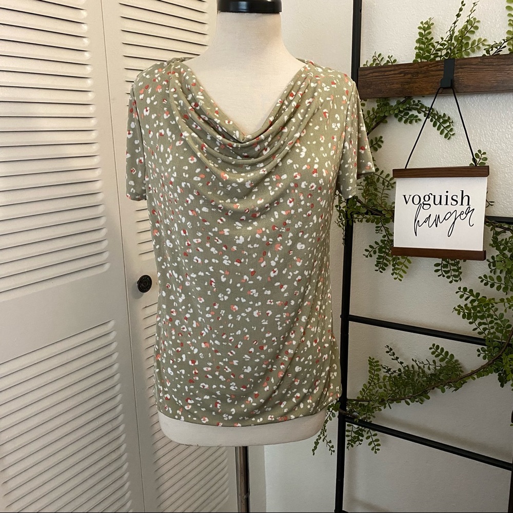 Jaclyn Smith|M|Green Multi Color Leopard Pattern Short Sleeve Cowl Neck Top